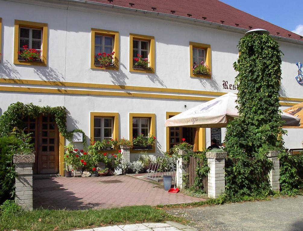 Отель Pension A Restaurace Rudolec Cesky Rudolec Экстерьер фото